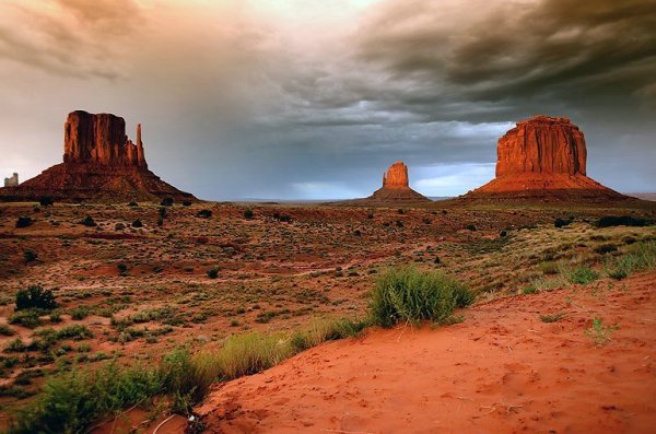 Monument Valley -   (20 )