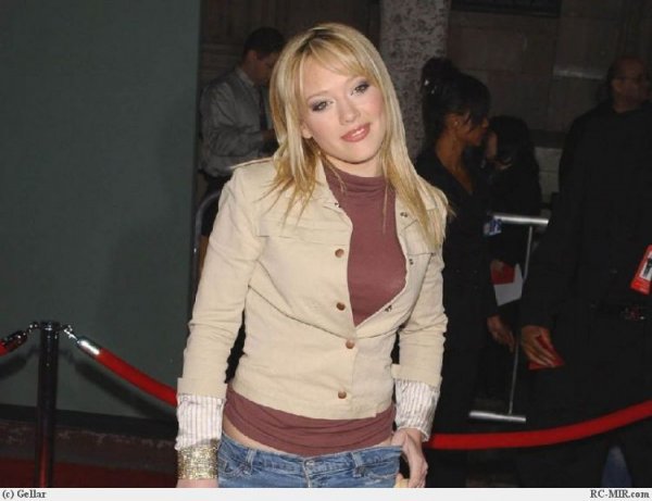 Hilary Duff ( )