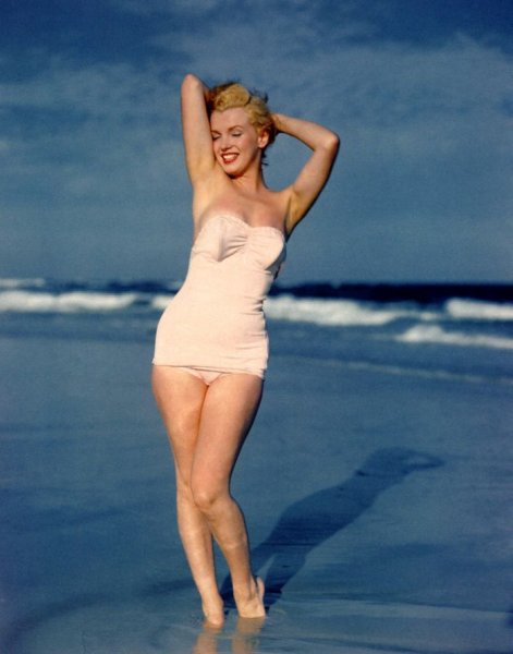 Marilyn Monroe    1946  (12 )