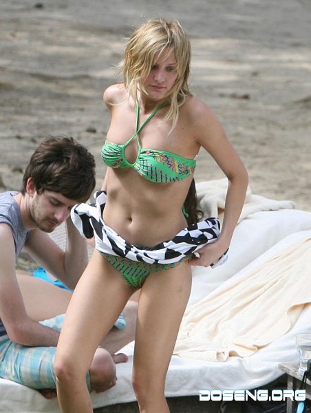 Ashlee Simpson        (10 )