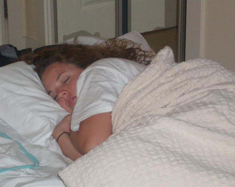Попастая спящая жена фото
