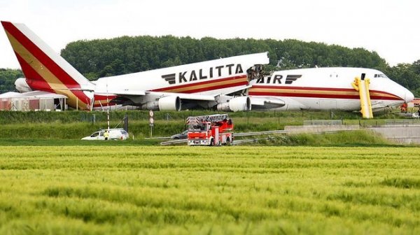   Boeing 747 (3 )