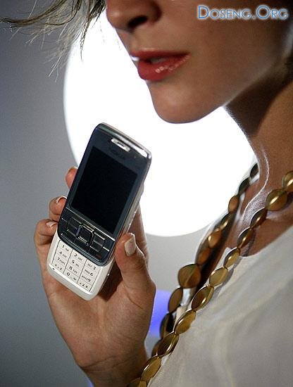 Nokia    E66  E71