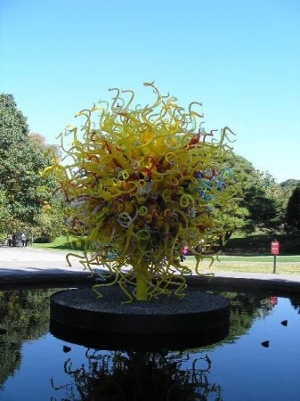 Красивые работы из стекла в Нью-Йоркском ботаническом саду