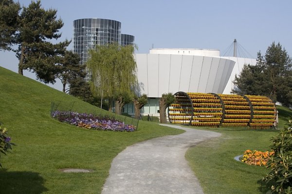  . Autostadt. (38 )