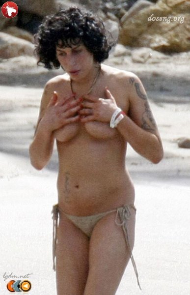  Amy Winehouse ( ) (12 )