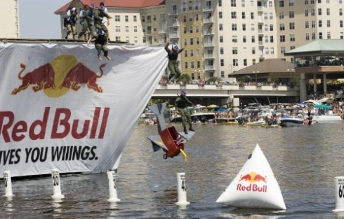 Red Bull Flugtag   (28 )