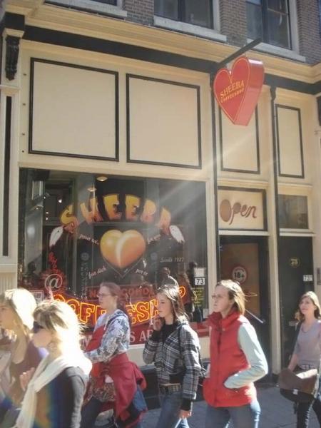 Популярные кофешопы Амстердама (26 фото)