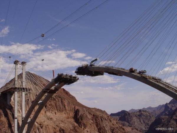 Строительство моста Colorado River Bridge (8 фото)