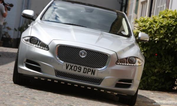 Jaguar XJ (15 )