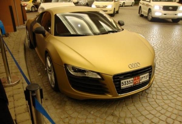    Audi R8 (4 )