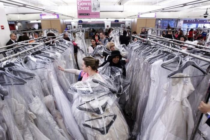 Ежегодная распродажа свадебных платьев в Нью Йорке