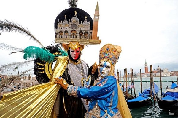    (Carnevale di Venezia)