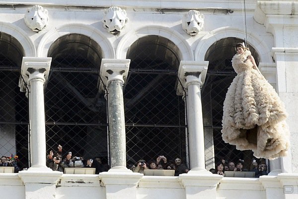    (Carnevale di Venezia)