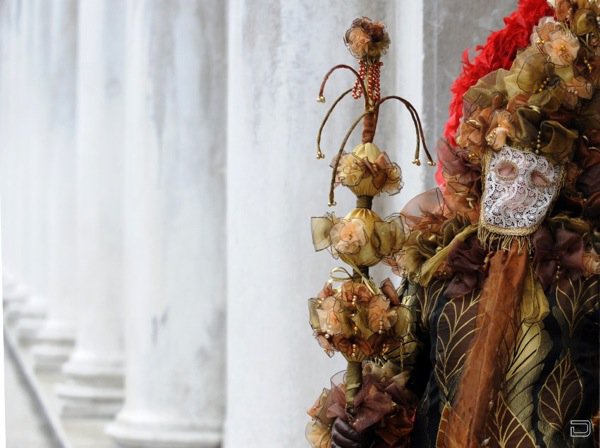    (Carnevale di Venezia)