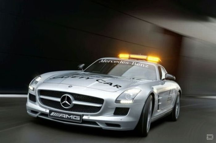  Mercedes-Benz SLS AMG    -1