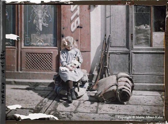 Черно-белые фотографии ХХ век в красках (72 фото)