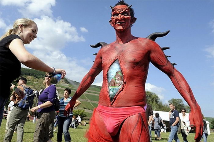   - "World Bodypainting Festival Seeboden 2010"   (70 )