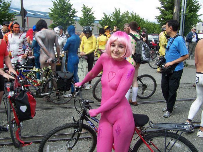   London Naked Bike Ride 2010 (83 )