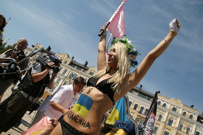 FEMEN    (12 )