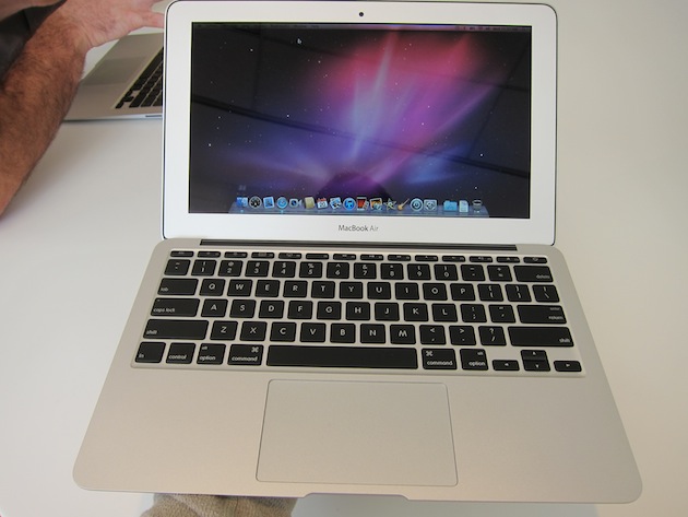     MacBook Air (19 )