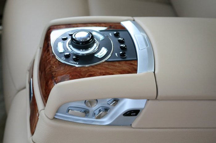 Rolls-Royce Ghost (15 )