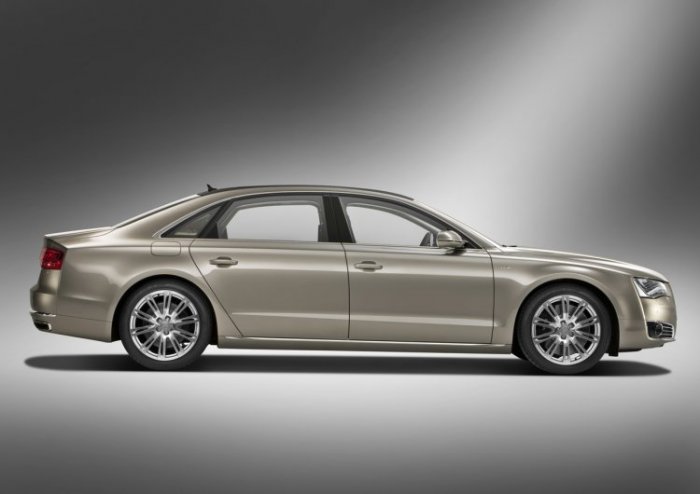 Audi A8 L (21 )