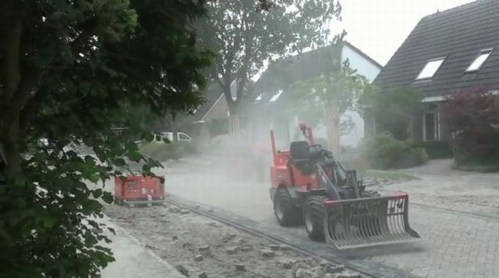 Как делают дороги в Голландии (24 фото)