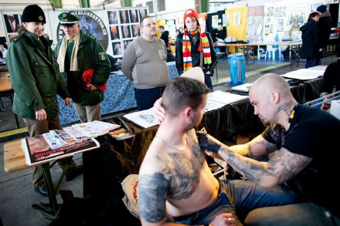 20-    "Tattoo Convention Berlin".