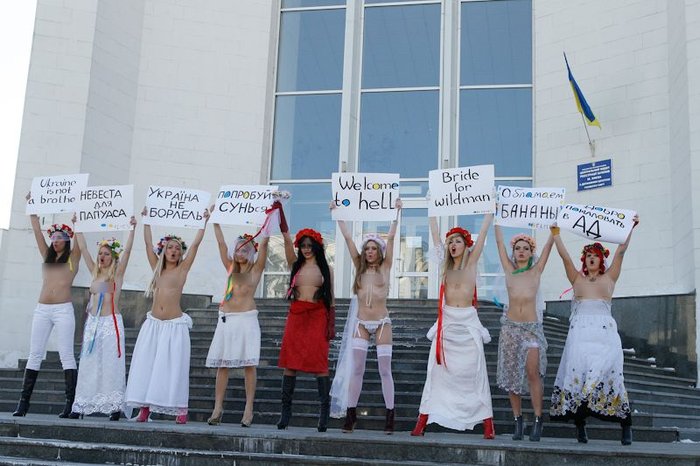  FEMEN  (12 )