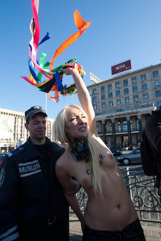  FEMEN   