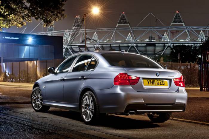  BMW -  Performance Edition (12 )