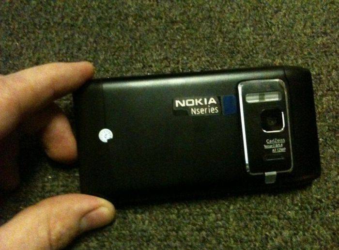  Nokia N8 (4 )