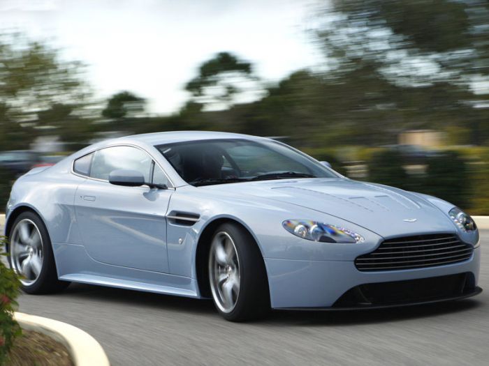 Aston Martin V12 Vantage RS