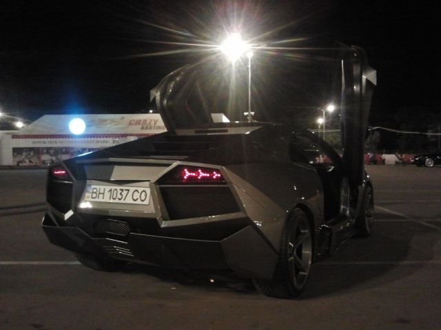 1346876675_ukrainian_guy_turns_his_car_into_lamborghini_640_50.jpg