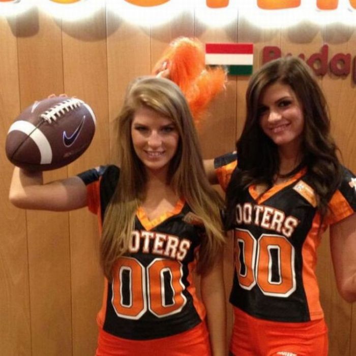     Hooters