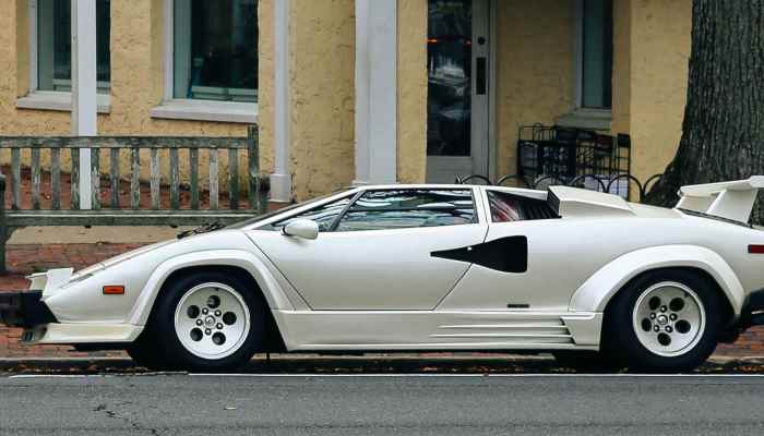   Lamborghini Countach