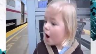 Неподдельные эмоции! Малышка встречает поезд!