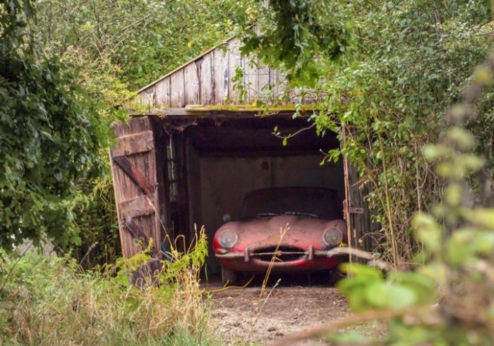     1964 Jaguar E-Type