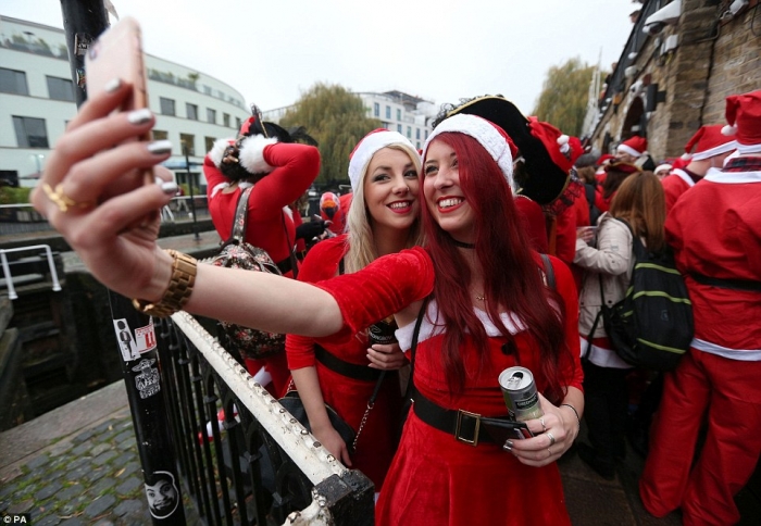  Santacon  