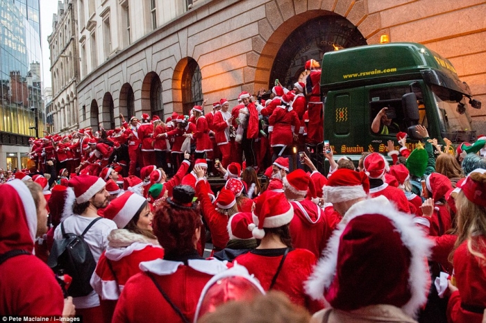  Santacon  