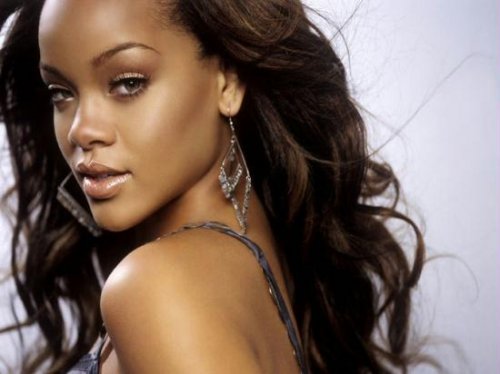 Rihanna (21 )
