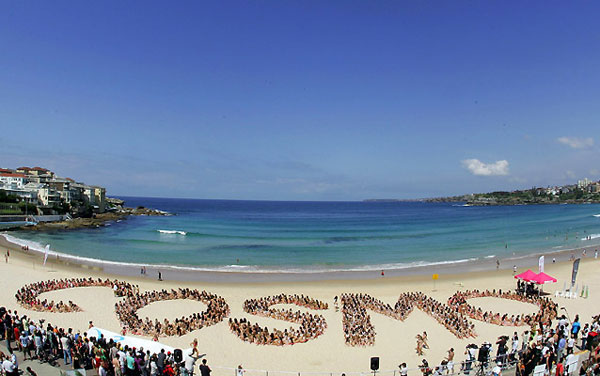 1010 шикарных тел на одном пляже (21 фото)