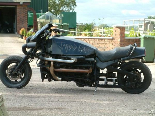 Самодельный мотоцикл с двигателем V12 твин-турбо (10 фото)