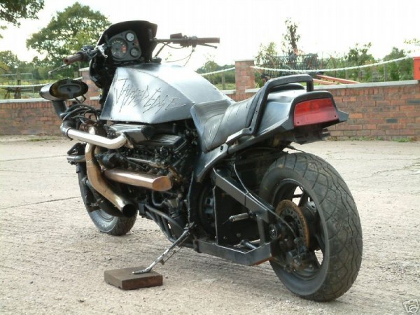 Самодельный мотоцикл с двигателем V12 твин-турбо (10 фото)