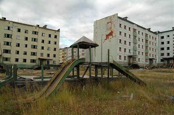 Мертвый город Кадыкчан (50 фото)