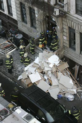 В Нью-Йорке взорвался жилой дом