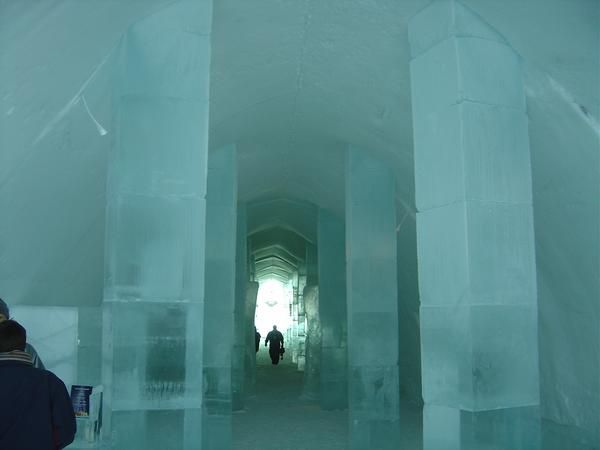 Ледяной отель в Швеции (20 фото)