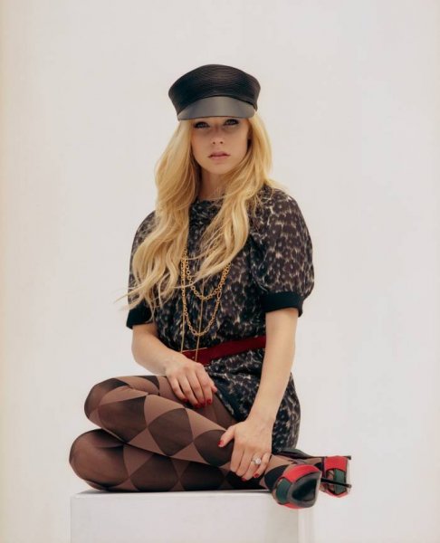 Avril Lavigne   Nylon (15 )