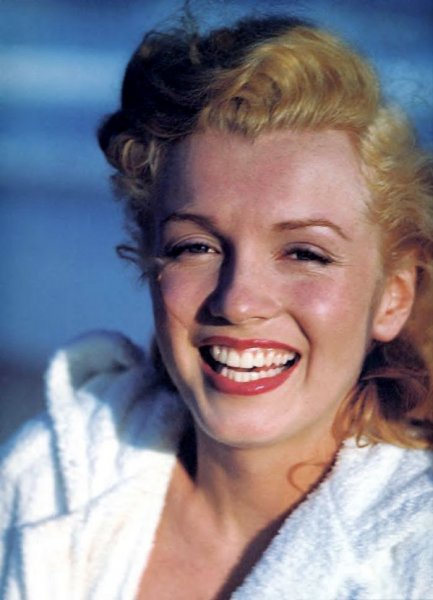 Marilyn Monroe    1946  (12 )